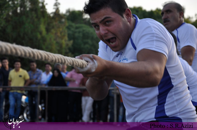 گزارش تصویری: مسابقات طناب کشی