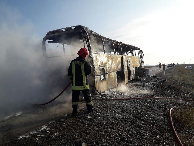 آتش سوزی اتوبوس مسافربری در محور نیشابور – سبزوار